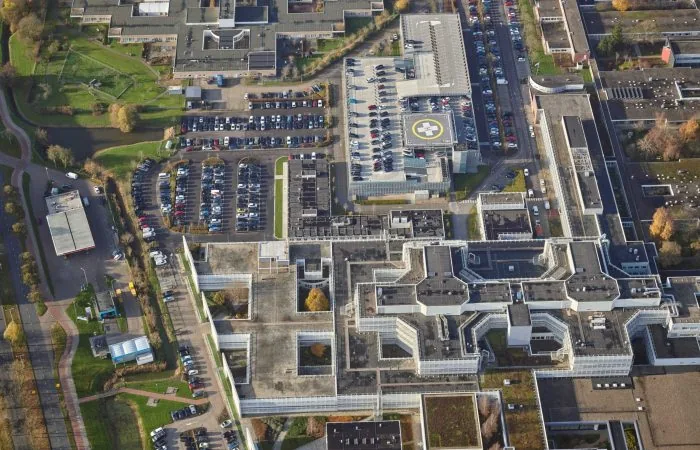 MCL Leeuwarden — oblieke luchtfoto 45° zijgevel