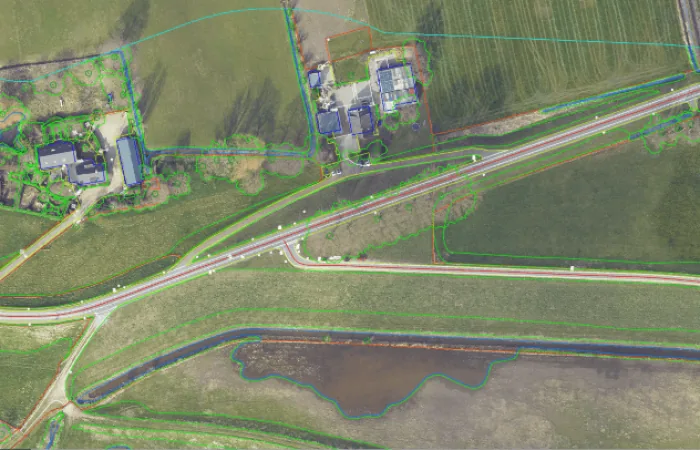 Sterke Lekdijk — DTM detail kruinbreedte en taludhelling